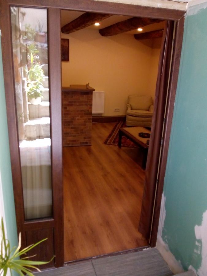 Low Budget Room With King Size Bed Тбилиси Екстериор снимка