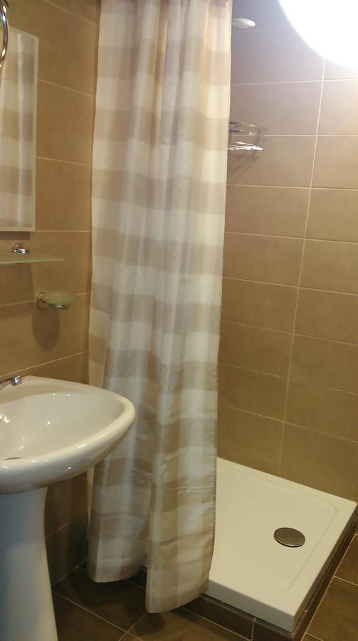 Low Budget Room With King Size Bed Тбилиси Екстериор снимка